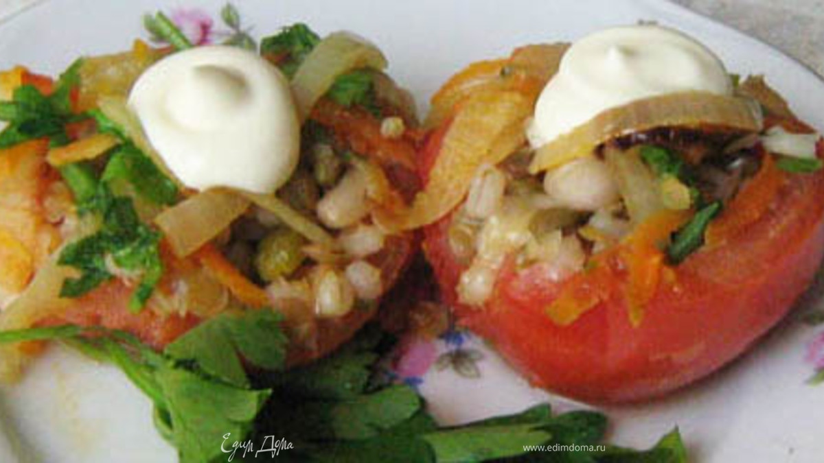 Фаршированные половинки томата