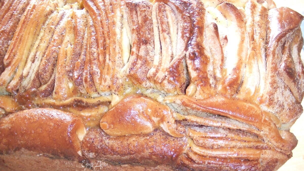 Сладкие булочки с корицей