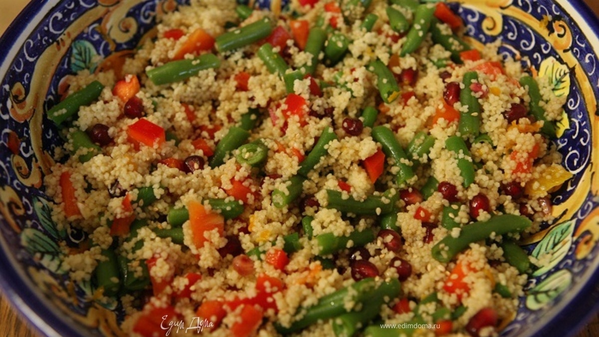 Кускус с фасолью, гранатом и сладким перцем