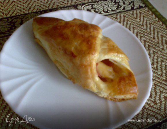 Слоеные узелки с докторской колбасой и сыром Слоеные узелки с докторской колбасой и сыром