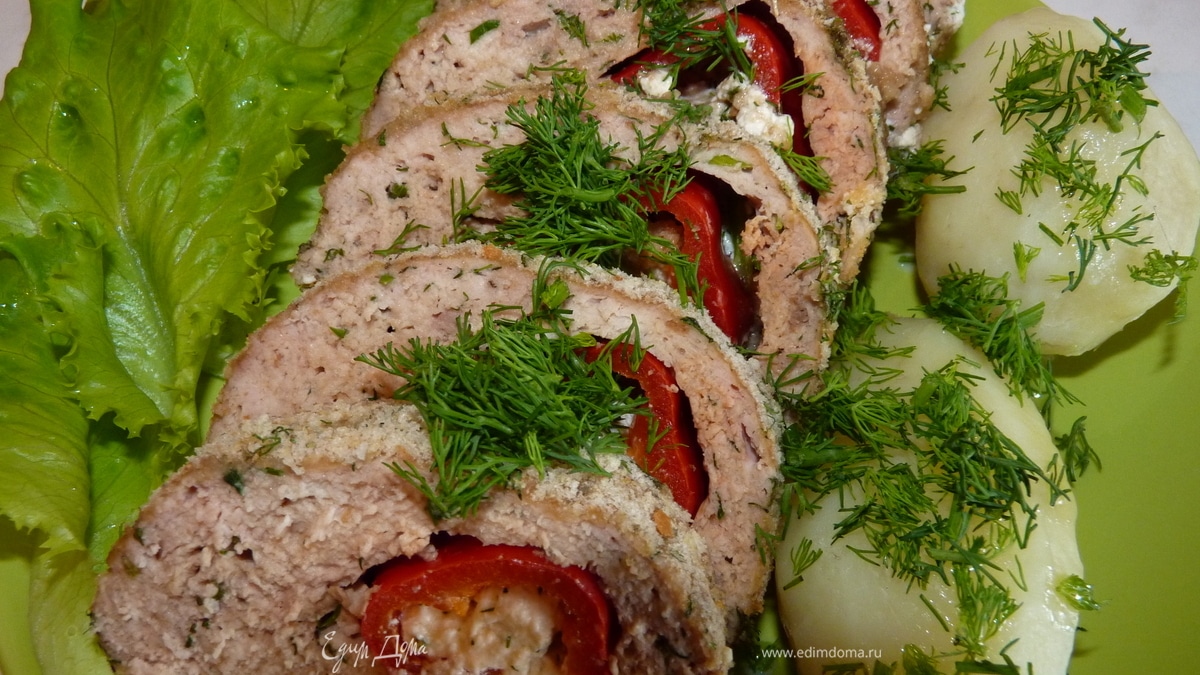 Мясной рулет с брынзой