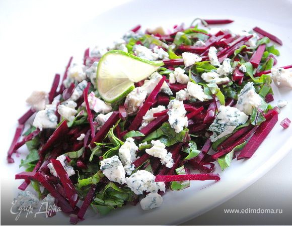 Салат из молодой свеклы и голубого сыра. Салат из молодой свеклы и голубого сыра.