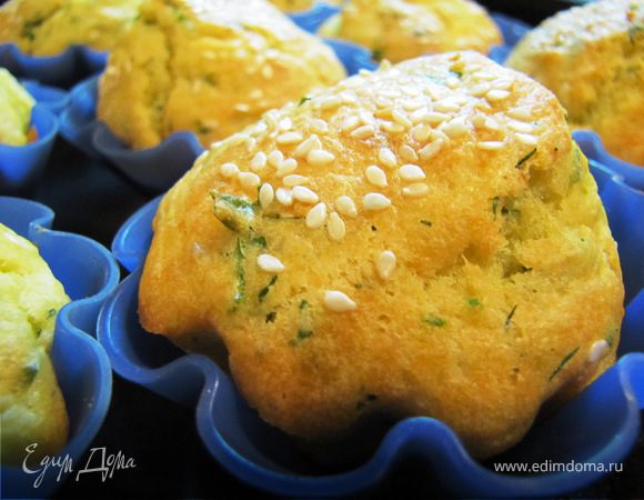 Кексы закусочные с адегейским сыром, травами и кунжутом Кексы закусочные с адегейским сыром, травами и кунжутом