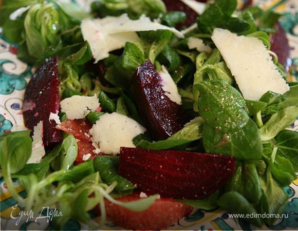 Салат с грейпфрутом и молодой свеклой