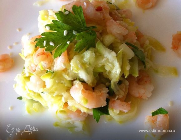 Теплый салат с цукини и креветками Теплый салат с цукини и креветками