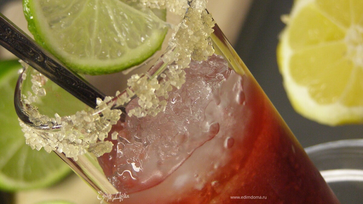 Взрыв вкуса. Коктель из малины и лайма