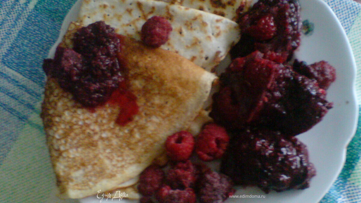 Блинчики с ягодной мозаикой