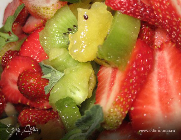 Фруктовый салат "Краски лета"