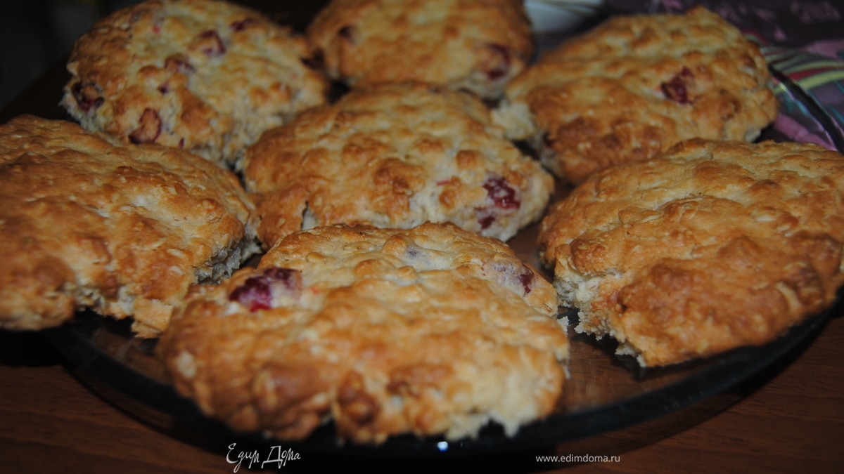 Овсяное печенье с вишней