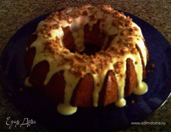 Творожно-сметанный кекс в шоколадно-миндальной глазури