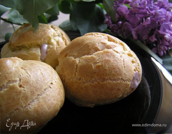 Профитроли с черничным кремом