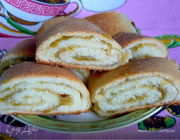 Творожный рулет с ревенево-банановым джемом