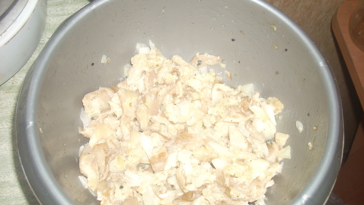 Жареные грибочки под сметанно - лимонным соусом