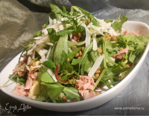 Салат с чечевицей, авокадо и тунцом Салат с чечевицей, авокадо и тунцом
