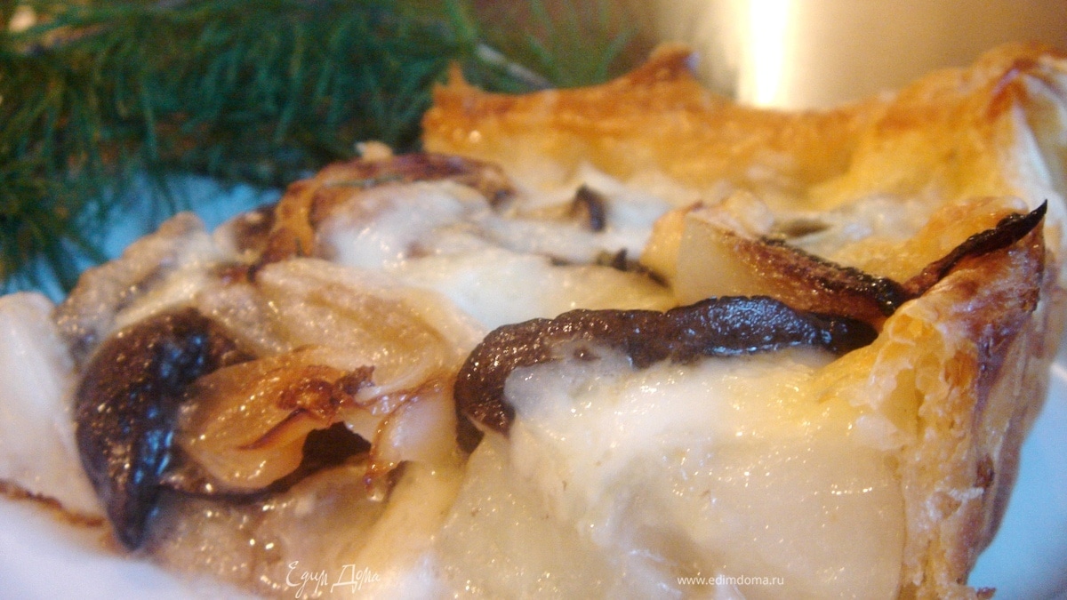 Пирог с картофелем ,грибами и розмарином