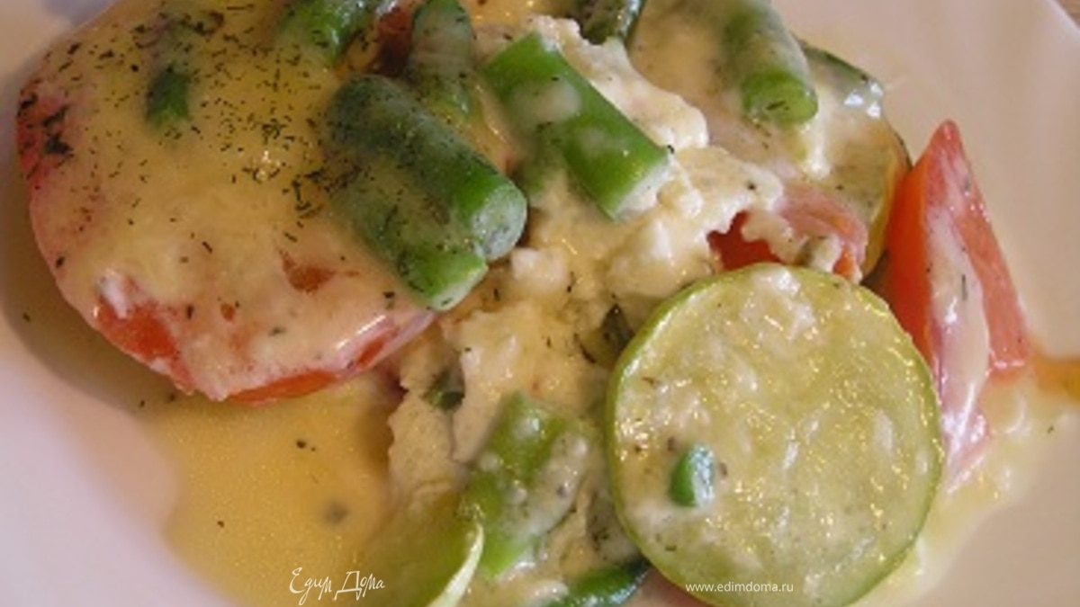 Кабачки, запеченные с помидорами и стручковой фасолью