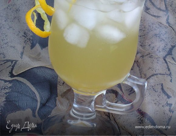 Ледяной чай с апельсинами