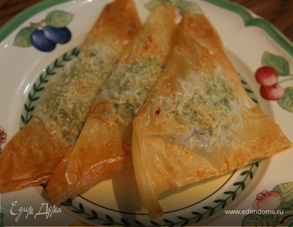 Пирожки со шпинатом, курицей и кедровыми орешками Пирожки со шпинатом, курицей и кедровыми орешками