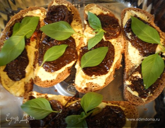 Запеченные бутерброды с вялеными помидорами Запеченные бутерброды с вялеными помидорами