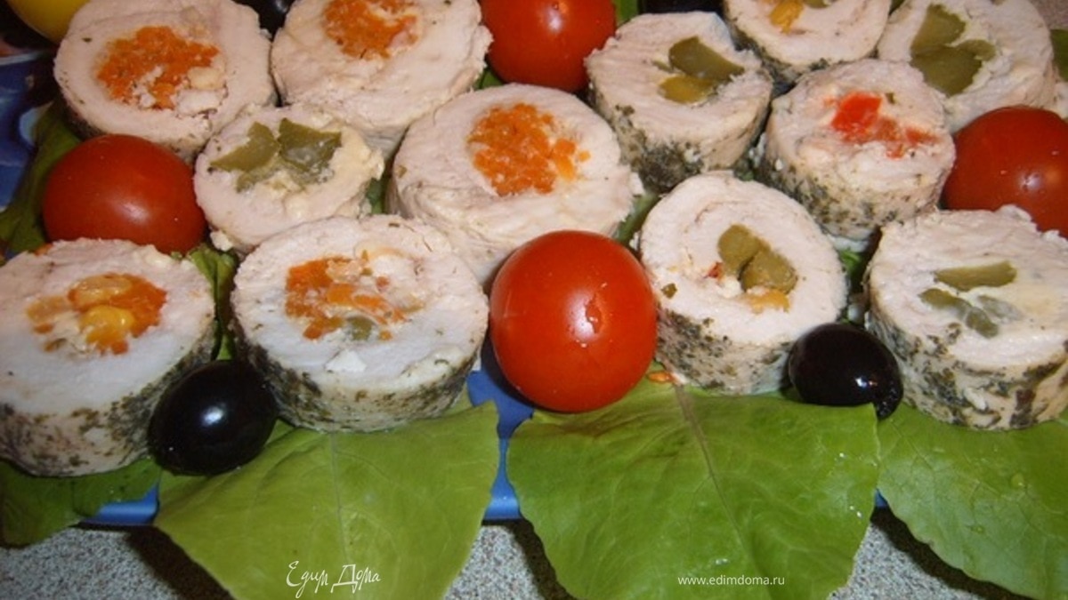 Рулетики из отварного куриного филе