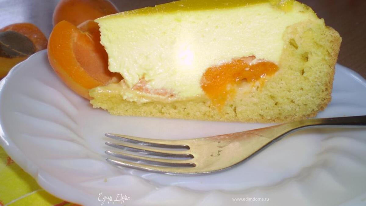 Абрикосовый пирог с нежной творожной начинкой