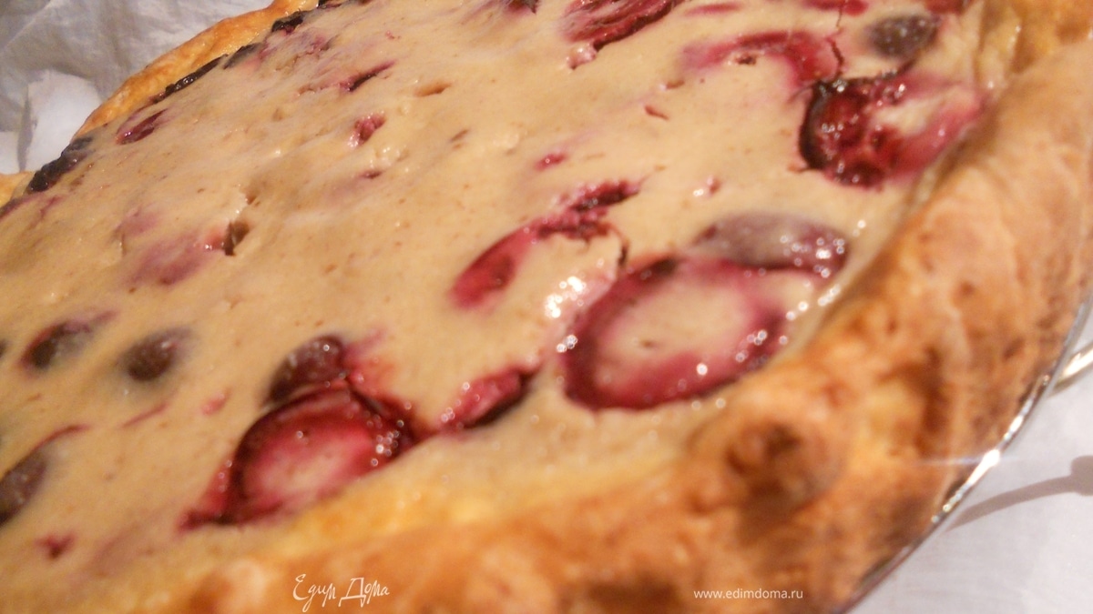 Творожный пирог с черешней