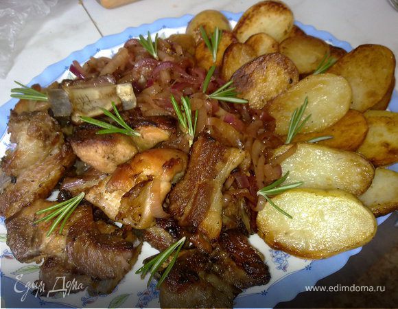 Копченые свиные ребра с бальзамированным луком Копченые свиные ребра с бальзамированным луком