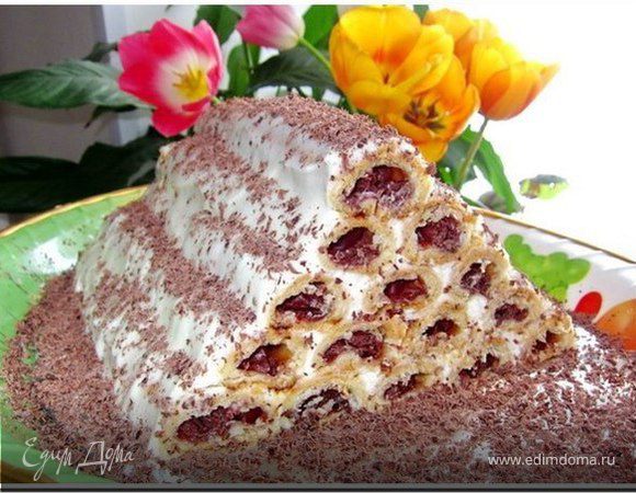 Медовые пирожные с вишнями