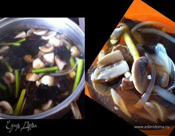 Грибной супчик с морской капустой и телятиной