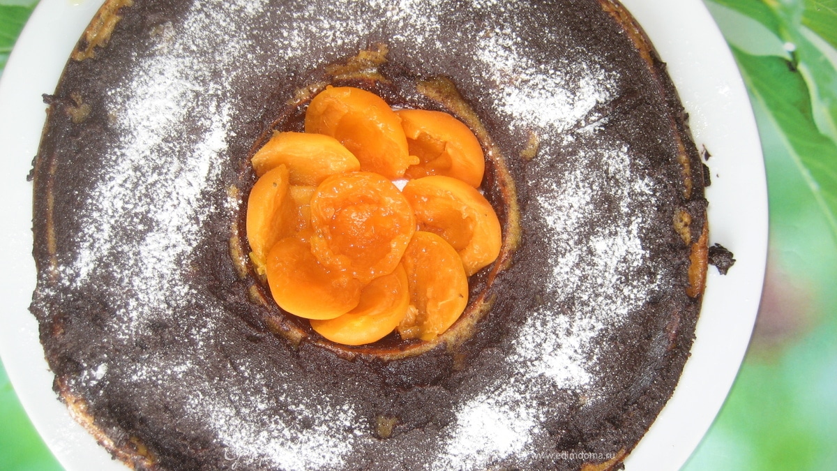 Абрикосово-шоколадный пирог