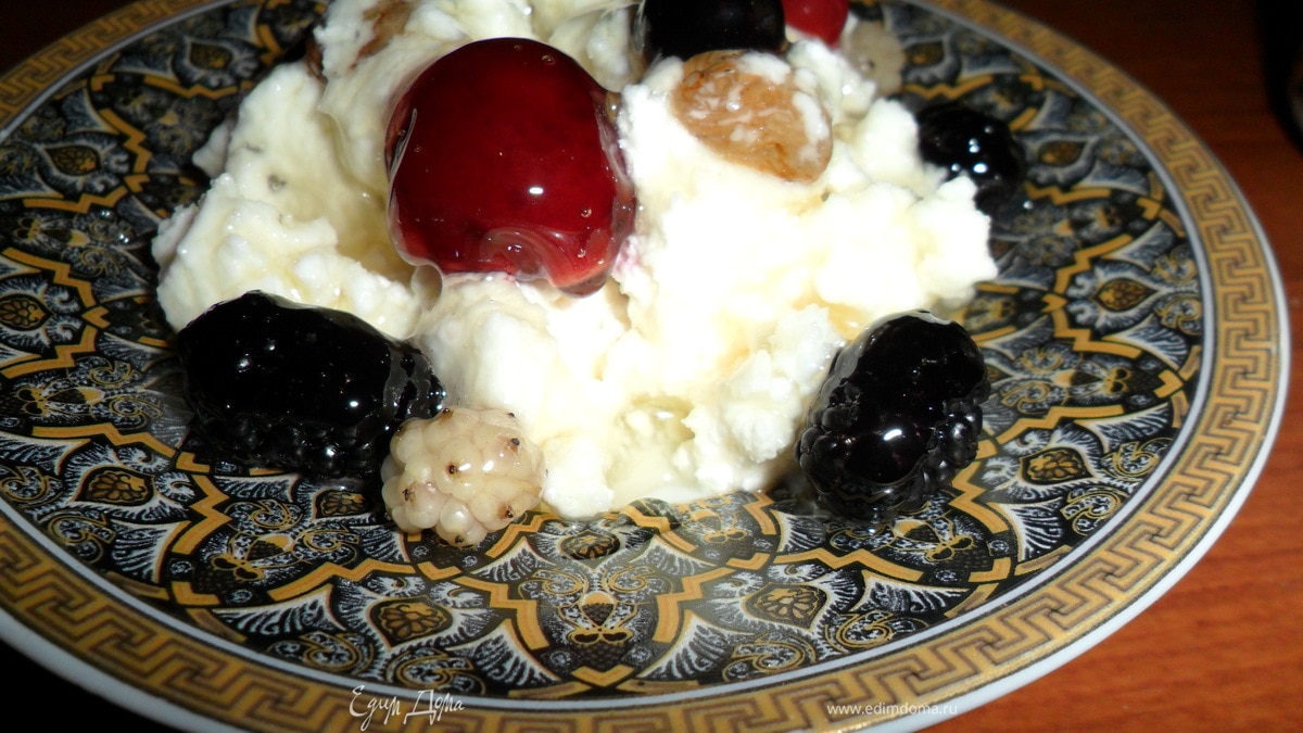 Творожно-ягодный десерт с майским медом