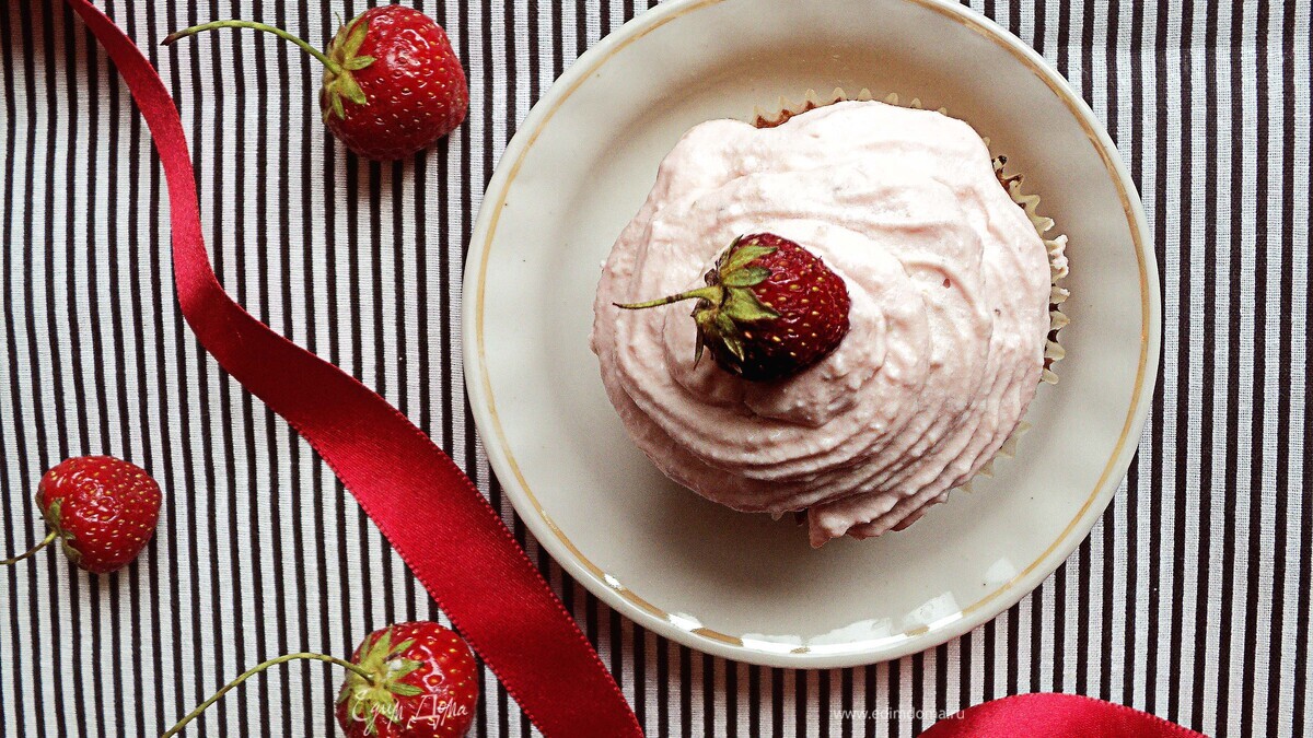 Капкейки с клубникой