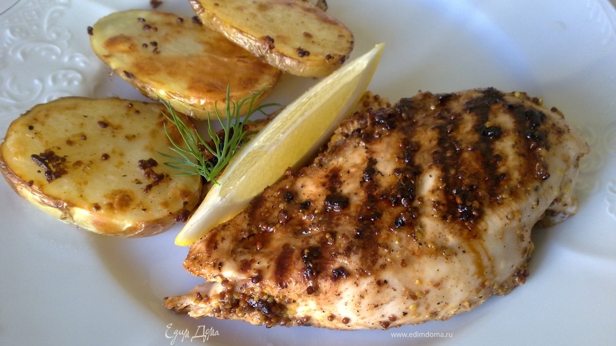 Курица в горчичном соусе с молодым картофелем.