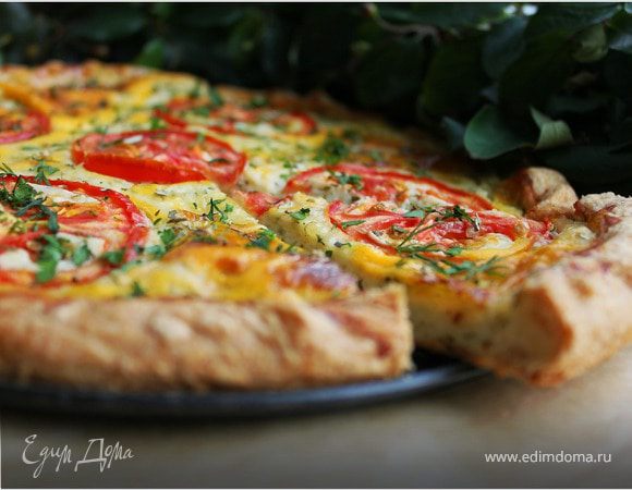 Творожный пирог с сыром и томатами