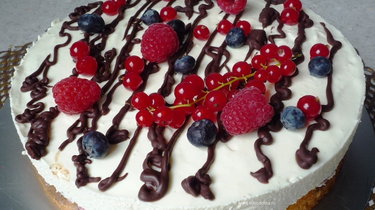 Торт "Дунайские волны" с ягодами