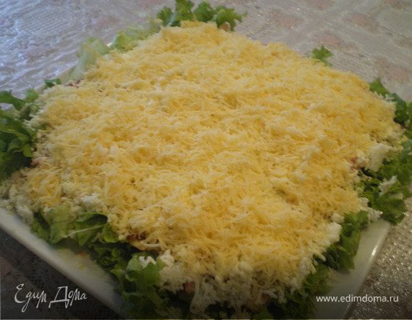 Слоёный куриный салат. Слоёный куриный салат.
