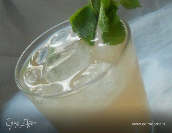 Грейпфрутово-мятный лимонад Грейпфрутово-мятный лимонад