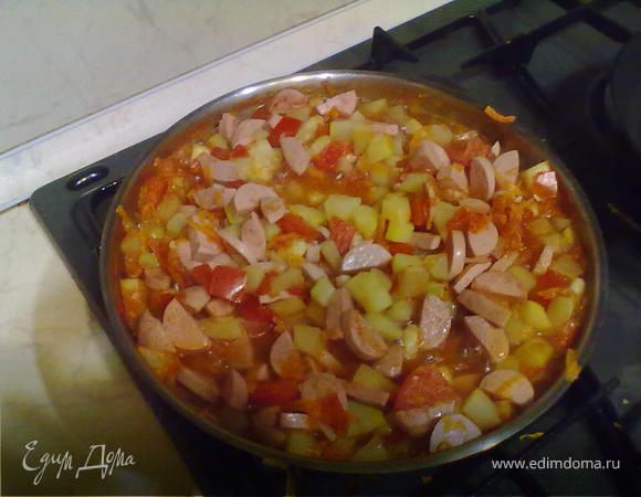 Овощное рагу с сосисками