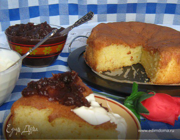 Пирог из кускуса со сметаной и финиковым сиропом Пирог из кускуса со сметаной и финиковым сиропом