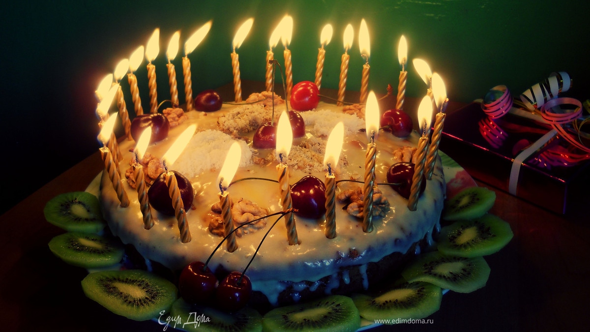 Торт "Favorit" с черешней в белом шоколаде.