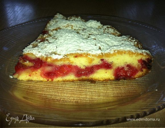 Бисквитный пирог с вишнями