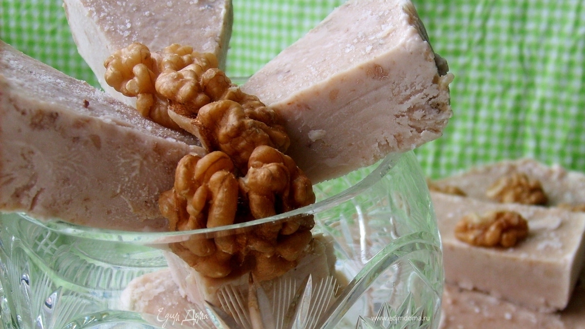 Мороженое ореховое