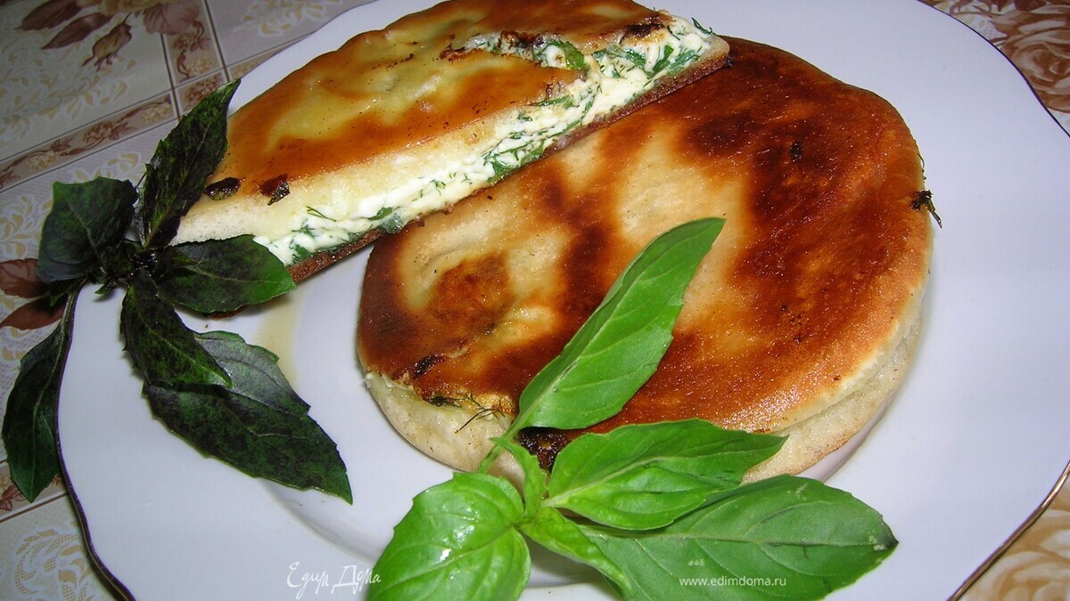 Хрустящее удовольствие с сочной начинкой к завтраку ( на основе питты)