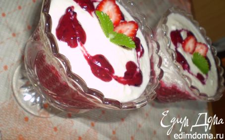 Рецепт Творожный десерт с ягодным пюре