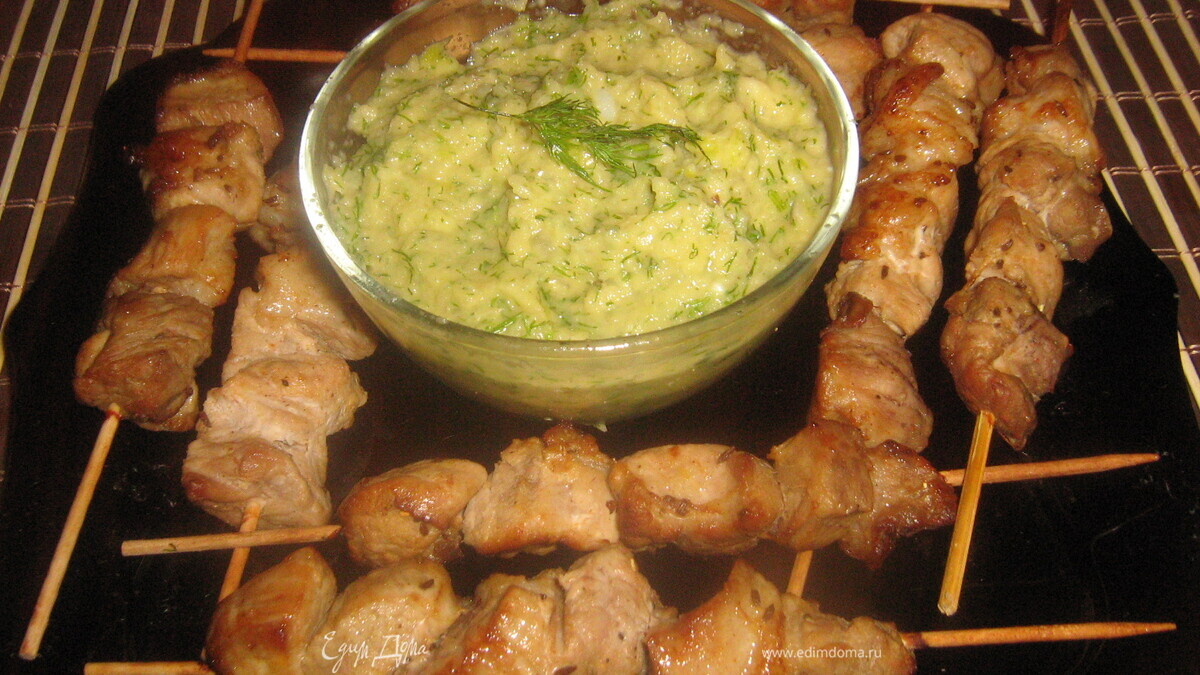 Свинина на шпажках или пикник на диване!