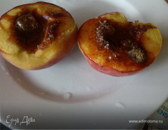 Запеченные персики с корицей