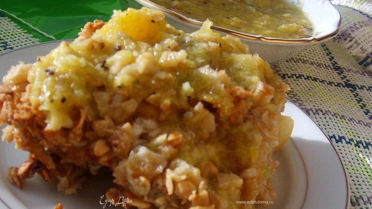 Овсяная запеканка с соусом из киви и апельсина