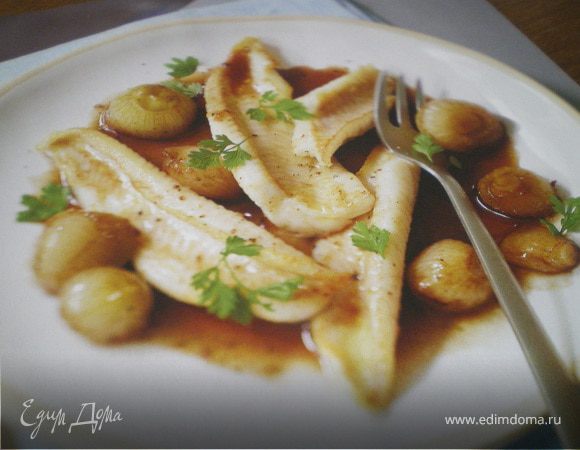 Филе морского языка с луком в уксусной карамели