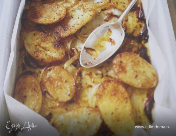 Запечёный молодой картофель со специями.