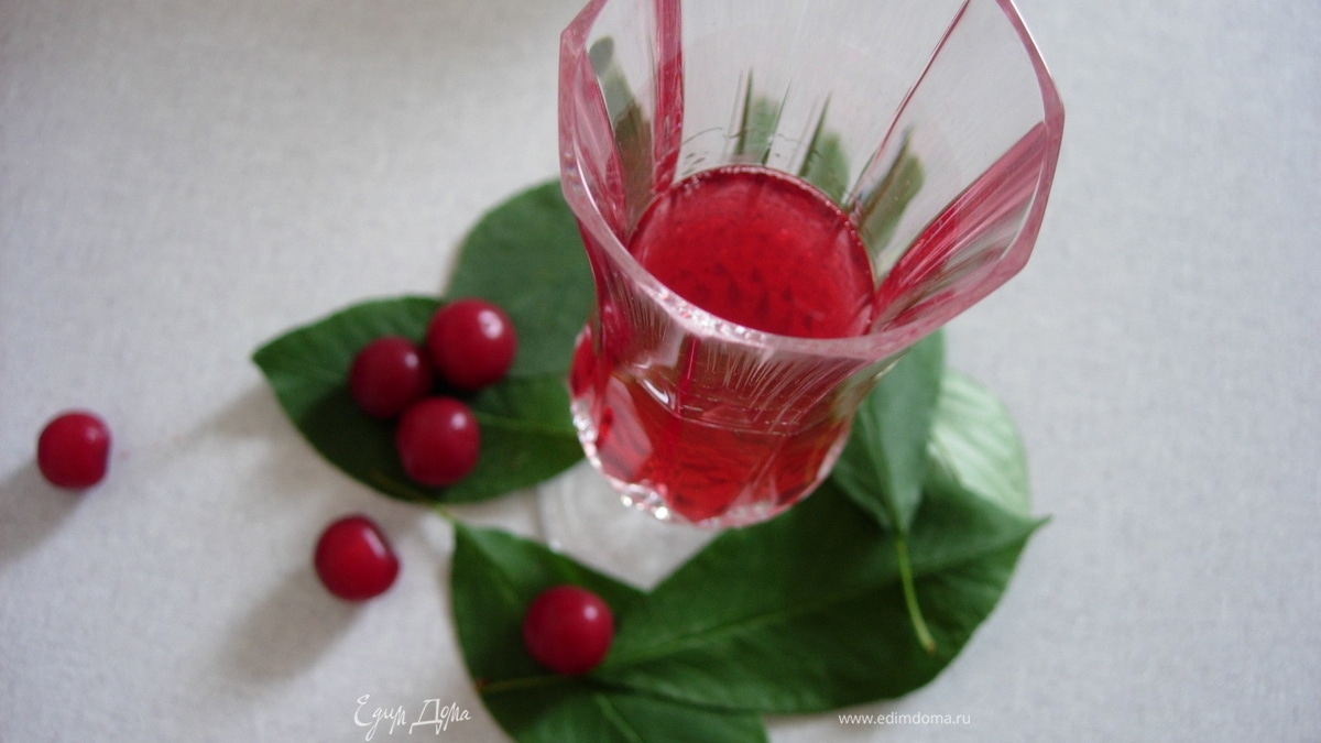 Ликер вишневый или малиновый